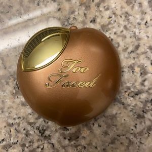 Too faced bronzed peach melting powder bronzer